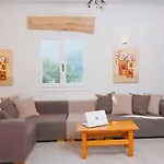 Vasso Sea View Residences Apartment *
