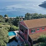 Vasso Sea View Residences *