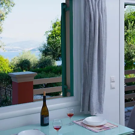 Vasso Sea View Residences *
