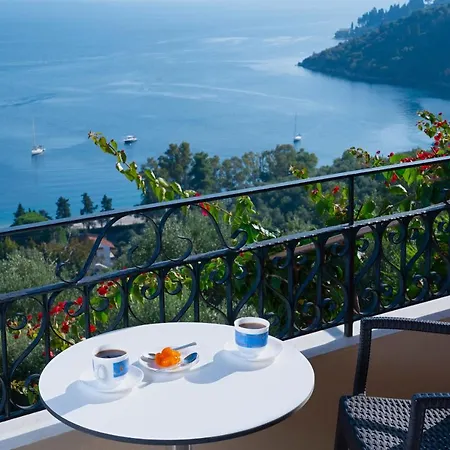 Vasso Sea View Residences *