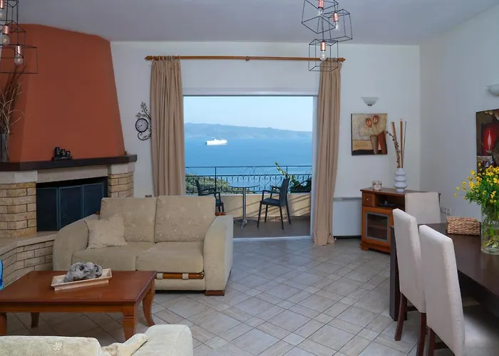 Vasso Sea View Residences شقة