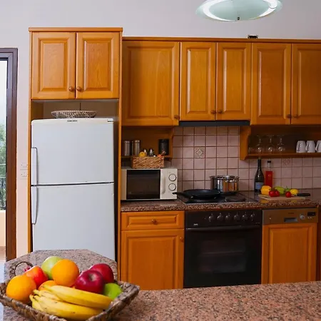 Vasso Sea View Residences *