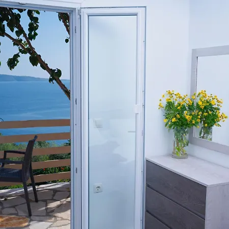 Vasso Sea View Residences *